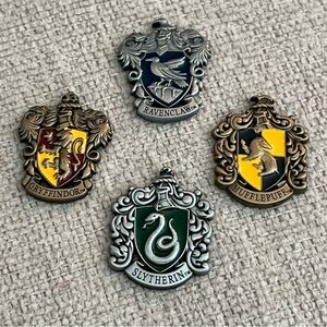 Rare Harry Potter Universal Studios Japan house crest magnet pin set